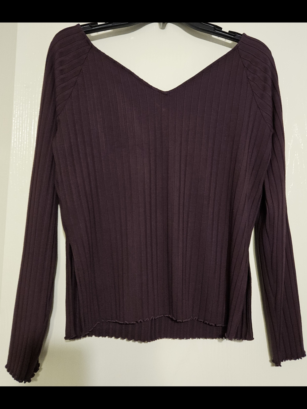 Banana Republic V-Neck Ribbed Top — Brown, size Large.